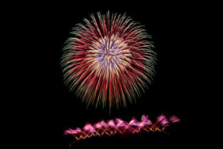 Feuerwerks-Duell bei der Sonnwendfeier in Oensingen 2012