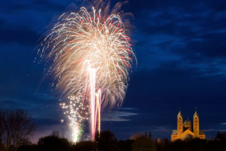 Feuerwerk zur Frühjahrsmesse in Speyer