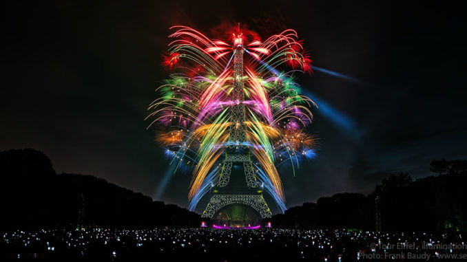 2017-07-14 Eiffel Tower Fireworks Paris