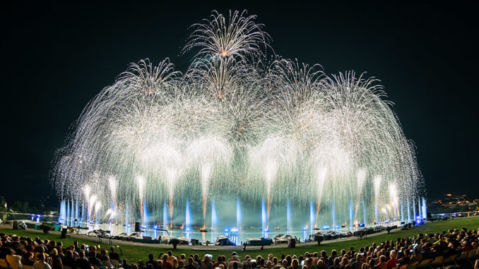 Feuerwerk beim Seefest „Fête du Lac“ in Annecy