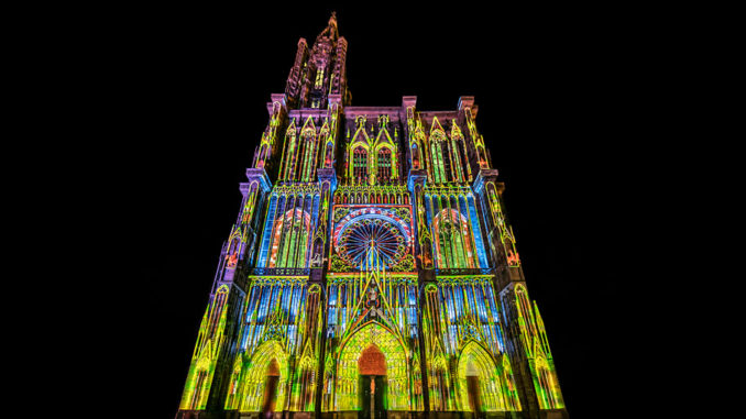 Lichtshow PAUSE am Straßburger Münster