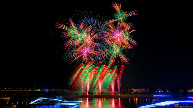 Hanabi Feuerwerk Japan-Tag Duesseldorf