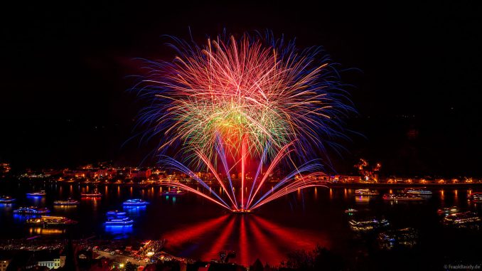 Rhein in Flammen mit imposantem Feuerwerk in Sankt Goar 2023