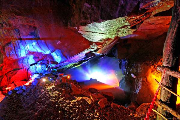 Pink Floyd im Stollen - Faszinierende Licht- und Klanginstallation im Besucherbergwerk Schmittenstollen