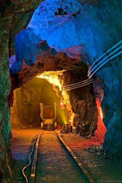 Pink Floyd im Stollen - Faszinierende Licht- und Klanginstallation im Besucherbergwerk Schmittenstollen