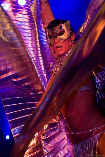 Erotikdarbietungen auf einer Messe