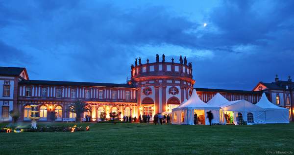 Feuershow mit den firedancer auf Schloss Biebrich