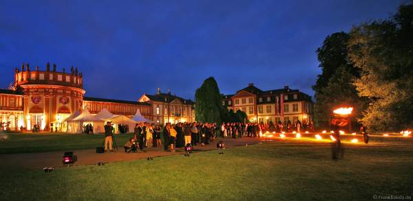 Feuershow mit den firedancer auf Schloss Biebrich