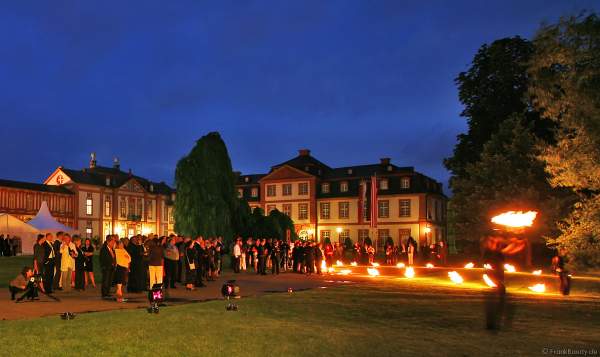 Feuershow mit den firedancer auf Schloss Biebrich