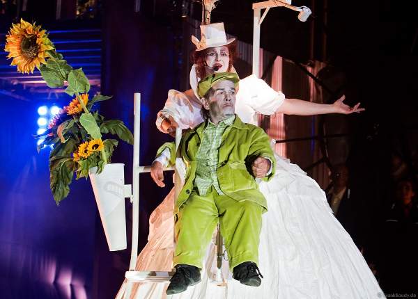 Theater Titanick mit ihrer Inszenierung Quadratwurzel anlässlich der 400 Jahre Feier Mannheim