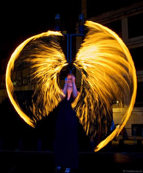 Feuershow von Feuershow.de bei Stuttgart leuchtet