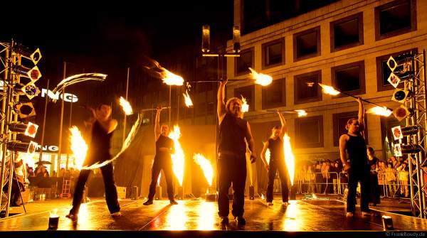 Feuershow von Feuershow.de bei Stuttgart leuchtet