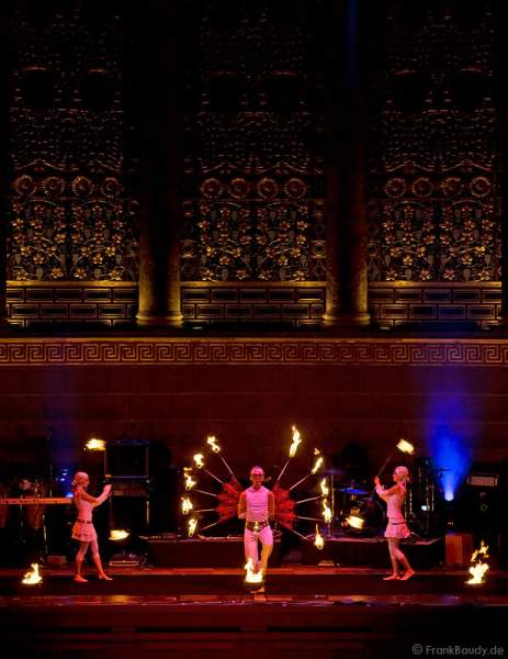 Feuershow der firedancer bei der World of Events Night 2008 im Kurhaus Wiesbaden