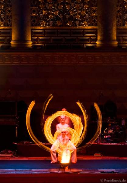 Feuershow der firedancer bei der World of Events Night 2008 im Kurhaus Wiesbaden