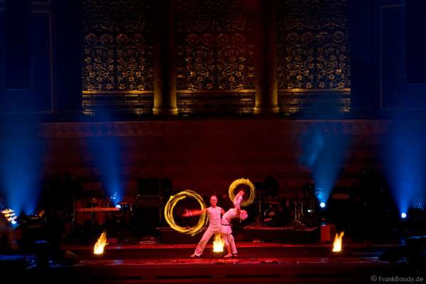 Feuershow der firedancer bei der World of Events Night 2008 im Kurhaus Wiesbaden