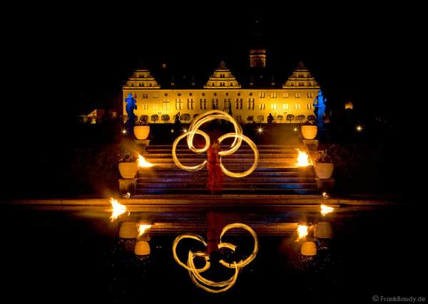 Feuershow von Gloryfire im Schlosspark - Schloss Weikersheim