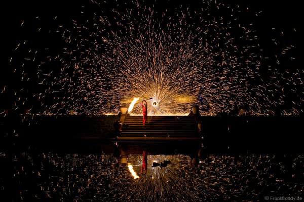 Feuershow von Gloryfire im Schlosspark - Schloss Weikersheim