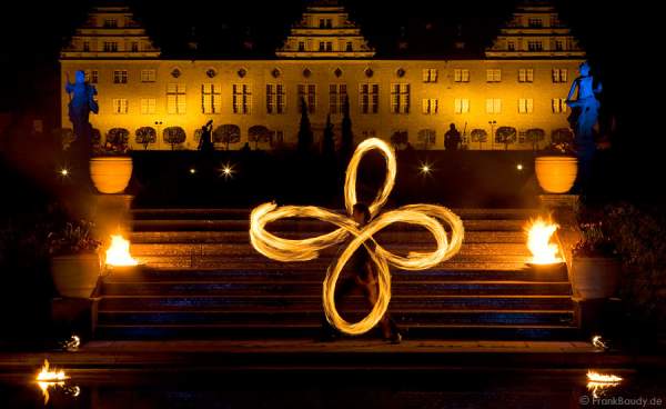 Feuershow von Gloryfire im Schlosspark - Schloss Weikersheim