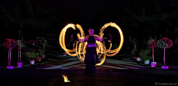 Feuerkünstler Pirart beim Churfürstlichen Hofball 2008 im Schlosspark Schwetzingen