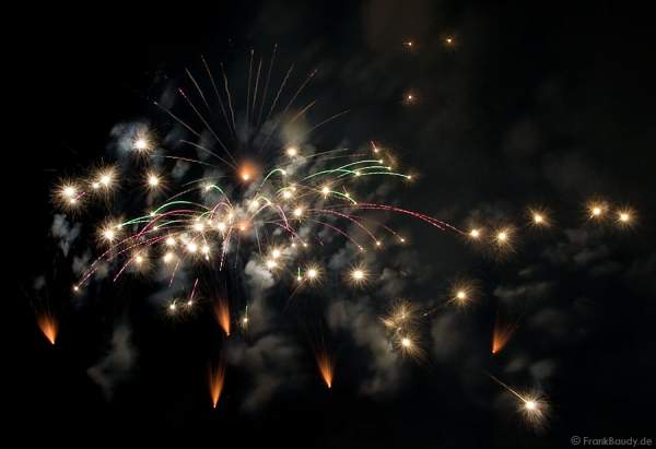 Kölner Lichter 2008 - Feuerwerk zwischen Deutzer- und Hohenzollern Brücke