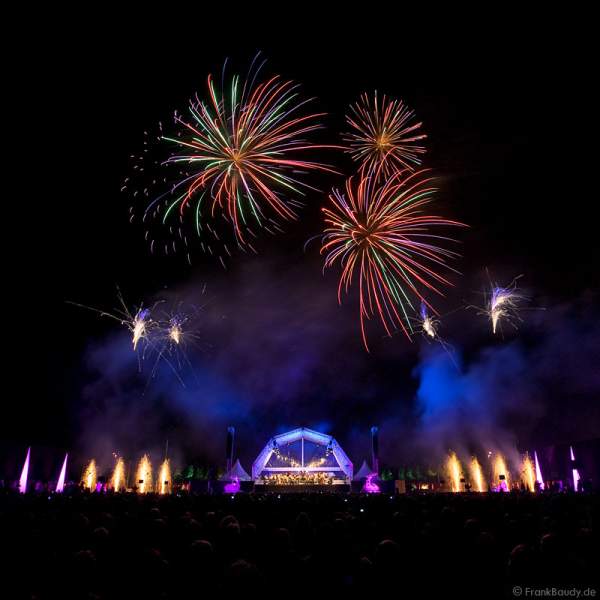 Feuerwerk bei Schloss in Flammen 2008 beim Mannheimer Mozartsommer in Schwetzingen