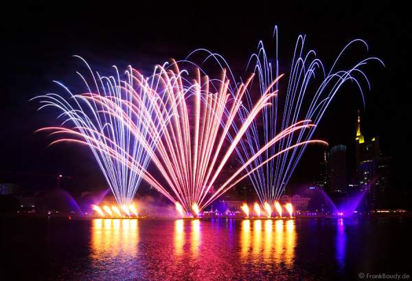 Multimediashow mit Feuerwerk - Turnfest 2009 - FlussFestMeile Frankfurt