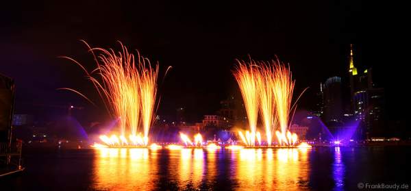 Multimediashow mit Feuerwerk - Turnfest 2009 - FlussFestMeile Frankfurt