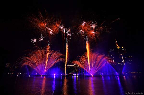 Multimediashow mit Feuerwerk - Turnfest 2009 - FlussFestMeile Frankfurt