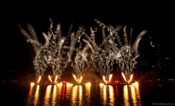 Multimediashow mit Feuerwerk - Turnfest 2009 - FlussFestMeile Frankfurt