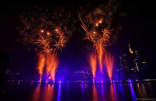 Multimediashow mit Feuerwerk - Turnfest 2009 - FlussFestMeile Frankfurt