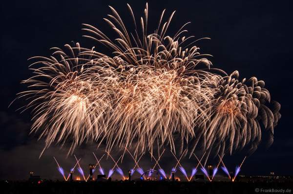 Pyromusikale 2009 - Das weltgrößte Feuerwerk Festival in Berlin