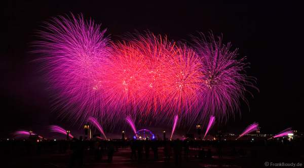 Pyromusikale 2009 - Das weltgrößte Feuerwerk Festival in Berlin