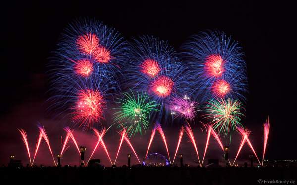 Pyromusikale 2009 - Das weltgrößte Feuerwerk Festival in Berlin