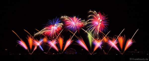 Pyromusikale 2009 - Das weltgrößte Feuerwerk Festival in Berlin