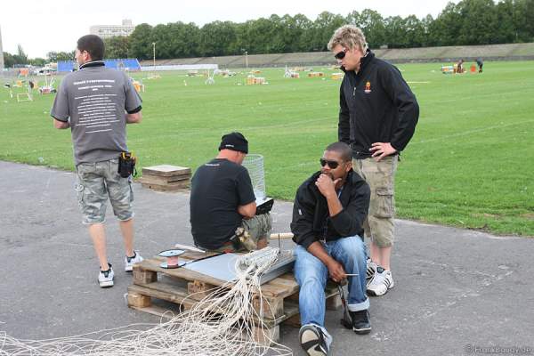 Der Aufbau beim Feuerwerk-World-Championat Pyronale 2009 - Maifeld am Olympiastadion Berlin