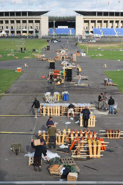 Der Aufbau beim Feuerwerk-World-Championat Pyronale 2009 - Maifeld am Olympiastadion Berlin