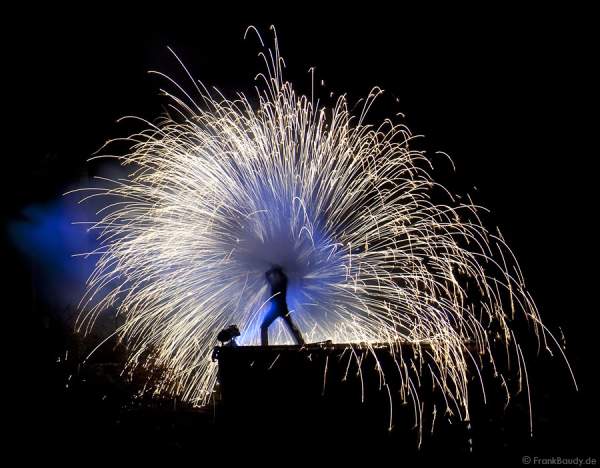 Feuershow Blazing Waterfalls beim Triberger Weihnachtszauber