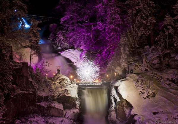 Feuershow Blazing Waterfalls beim Triberger Weihnachtszauber