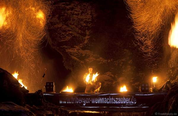 Feuershow Blazing Waterfalls beim Triberger Weihnachtszauber