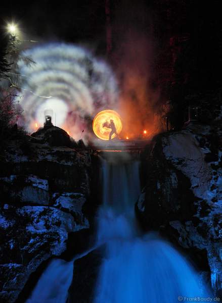 Feuershow Blazing Waterfalls beim Triberger Weihnachtszauber