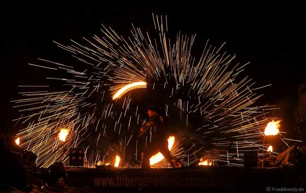 Feuershow Blazing Waterfalls beim Triberger Weihnachtszauber