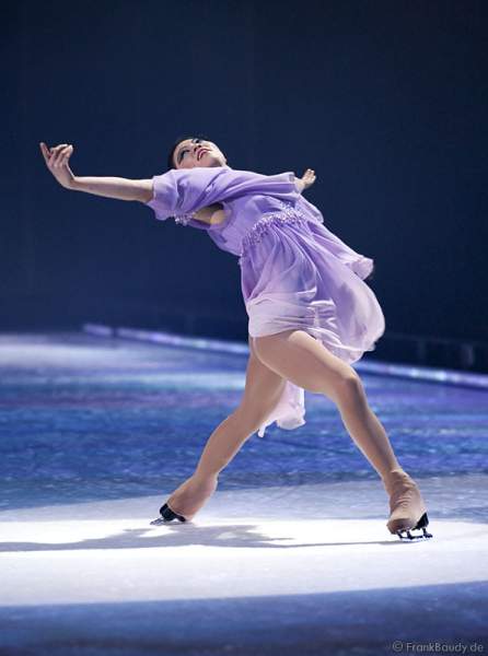 Angela Kim bei Holiday on Ice - Tropicana