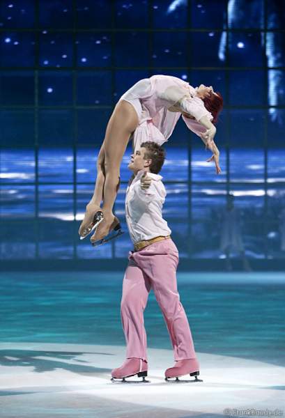 Daria Perminova & Evgeny Belyanin bei Holiday on Ice - Tropicana