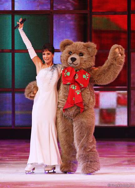 Anna Maria Kaufmann bei Holiday on Ice - Tropicana