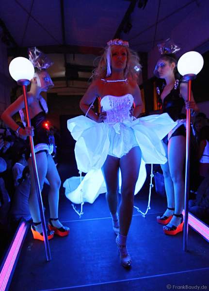 Modenschau LEUCHTSTOFF zur Luminale 2010