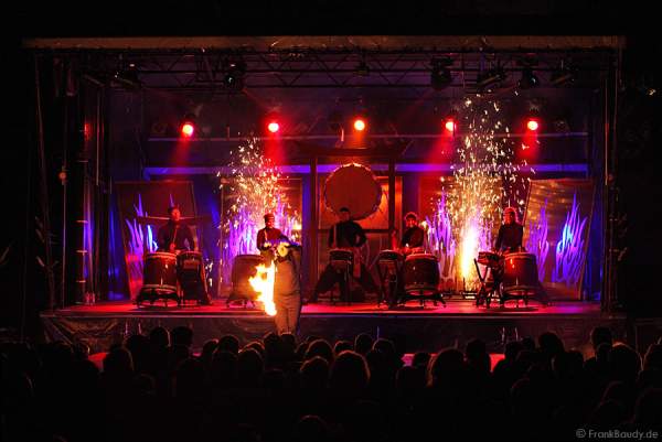 Feuershow Blazing Beats von Gloryfire und Wadokyo in Ieper