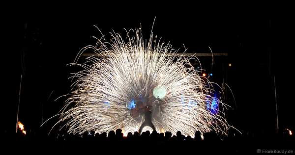 Feuershow Blazing Beats von Gloryfire und Wadokyo in Ieper