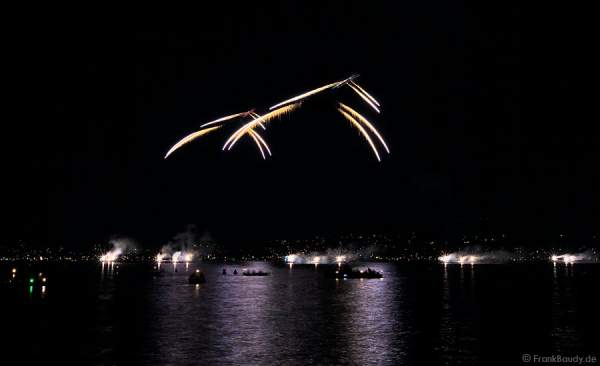 Feuerwerk mit 2 Helikoptern beim Züri Fäscht 2010