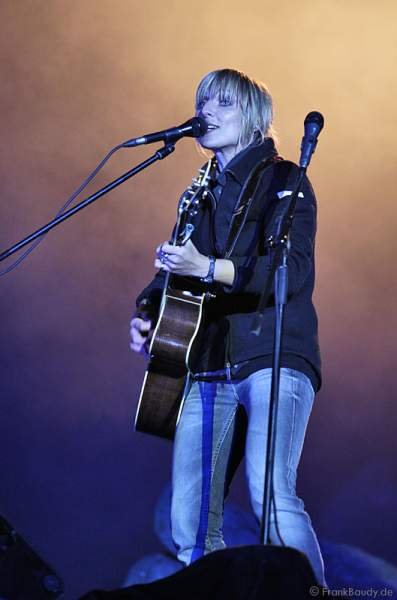 Ina Boo bei Felsenmeer in Flammen