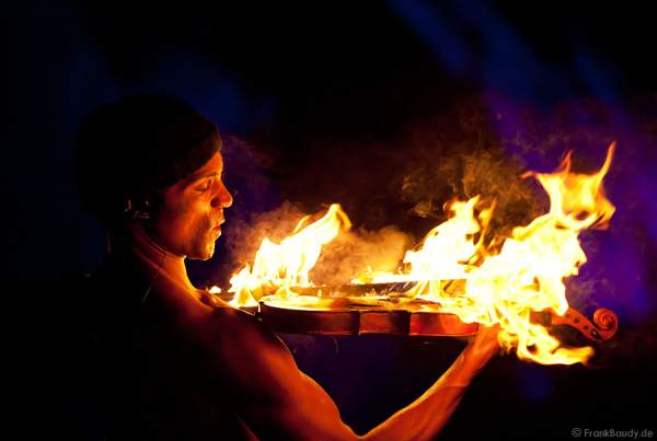 Triberger Weihnachtszauber 2010 Feuershow Chris Sainte-Rose